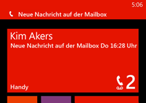 Startbildschirm mit großer Kachel "Telefon"